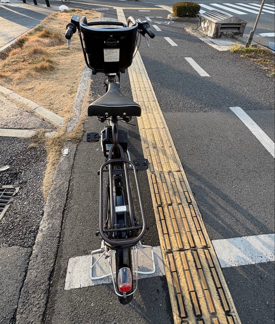 中古20㌅ブリヂストン電動アシスト自転車　12.8Ah 大阪　021番