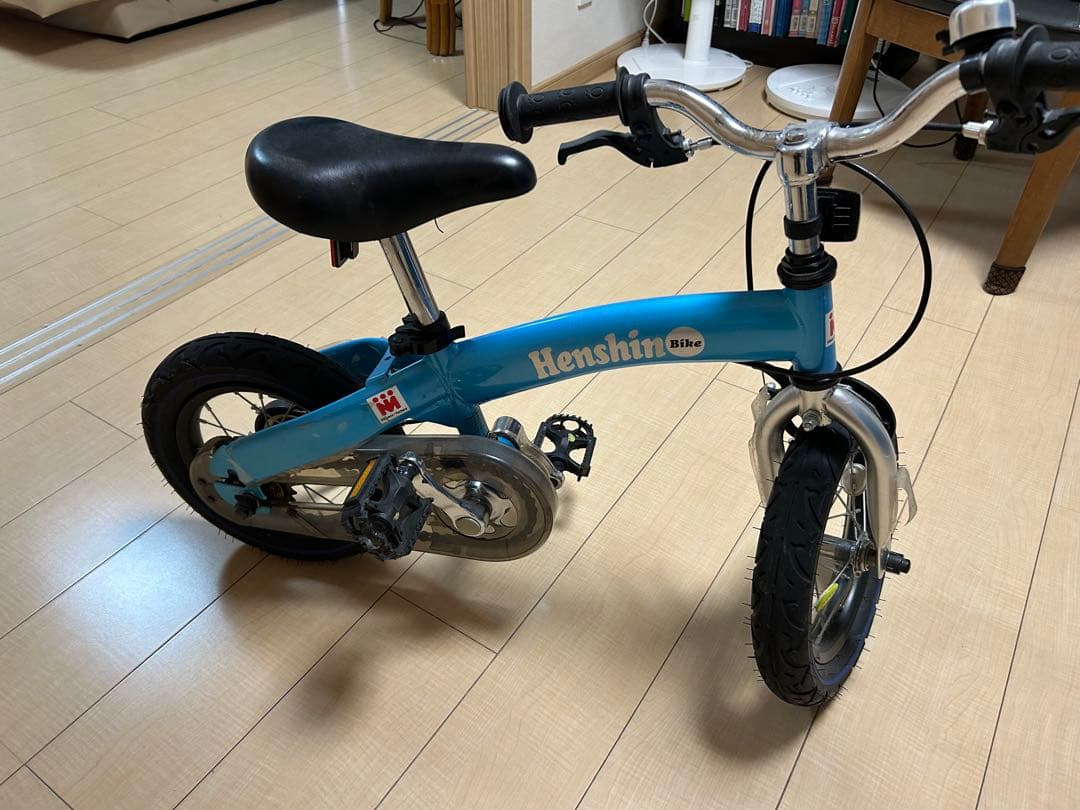 HenshinBike スタンド　ヘルメット付き