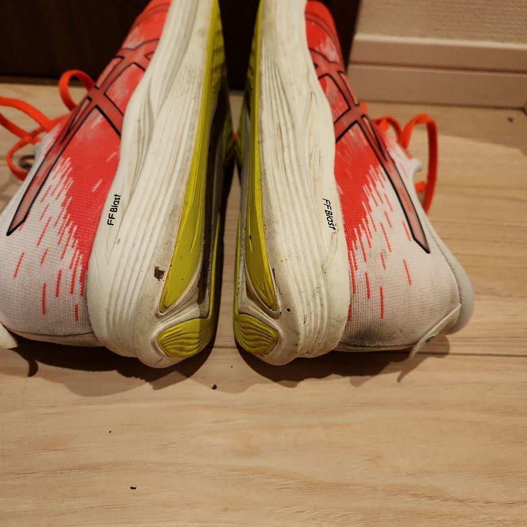 ３足で　asics ランニングシューズ オレンジ
