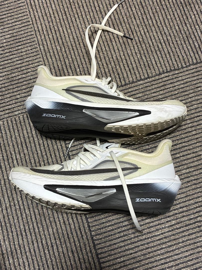 NIKE ズームフライ6 25.0cm 定価18,700円