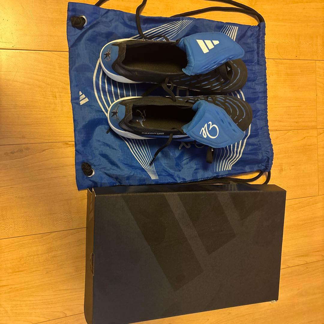 adidas Predator サッカーシューズ 黒/青