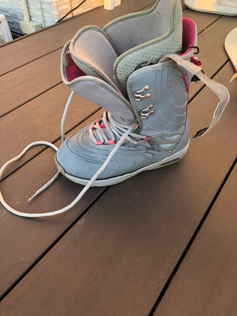 ジャンク品　スノボ板Salomon 145cm スノーボード　ブーツ24.5cm