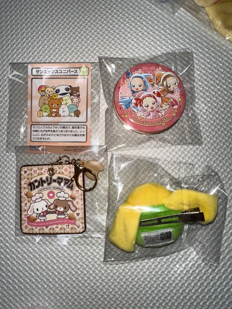 サンリオ　サンエックス　キャラクター　ポーチ　たまごっちチョコ缶
