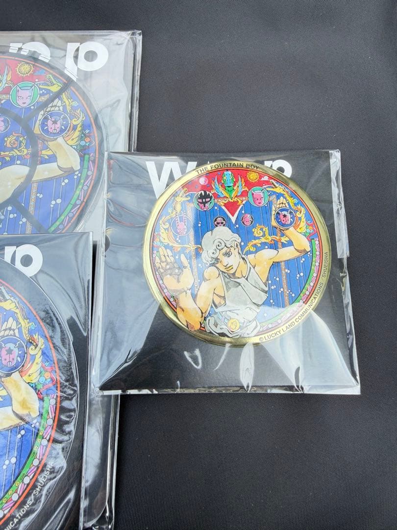 荒木飛呂彦　ジョジョ　噴水小僧　大阪駅限定　缶バッジ アクリルスタンド