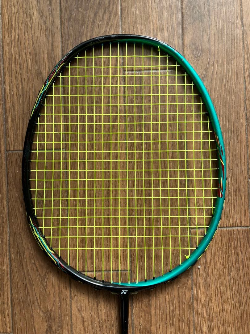 【美品】YONEX ASTROX バドミントンラケット 4本セット