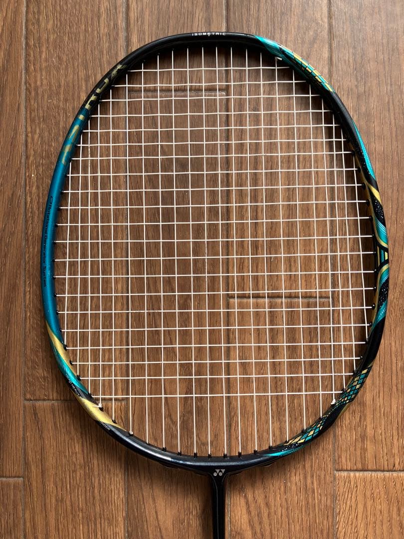 【美品】YONEX ASTROX バドミントンラケット 4本セット