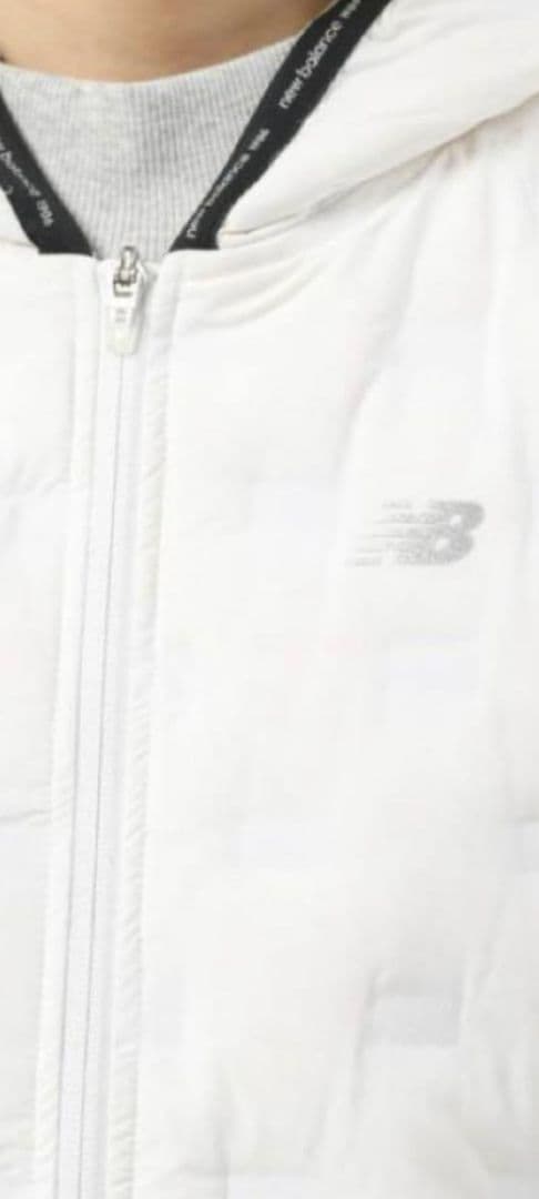 美品New Balance フード付き ベスト ホワイト/ブラック