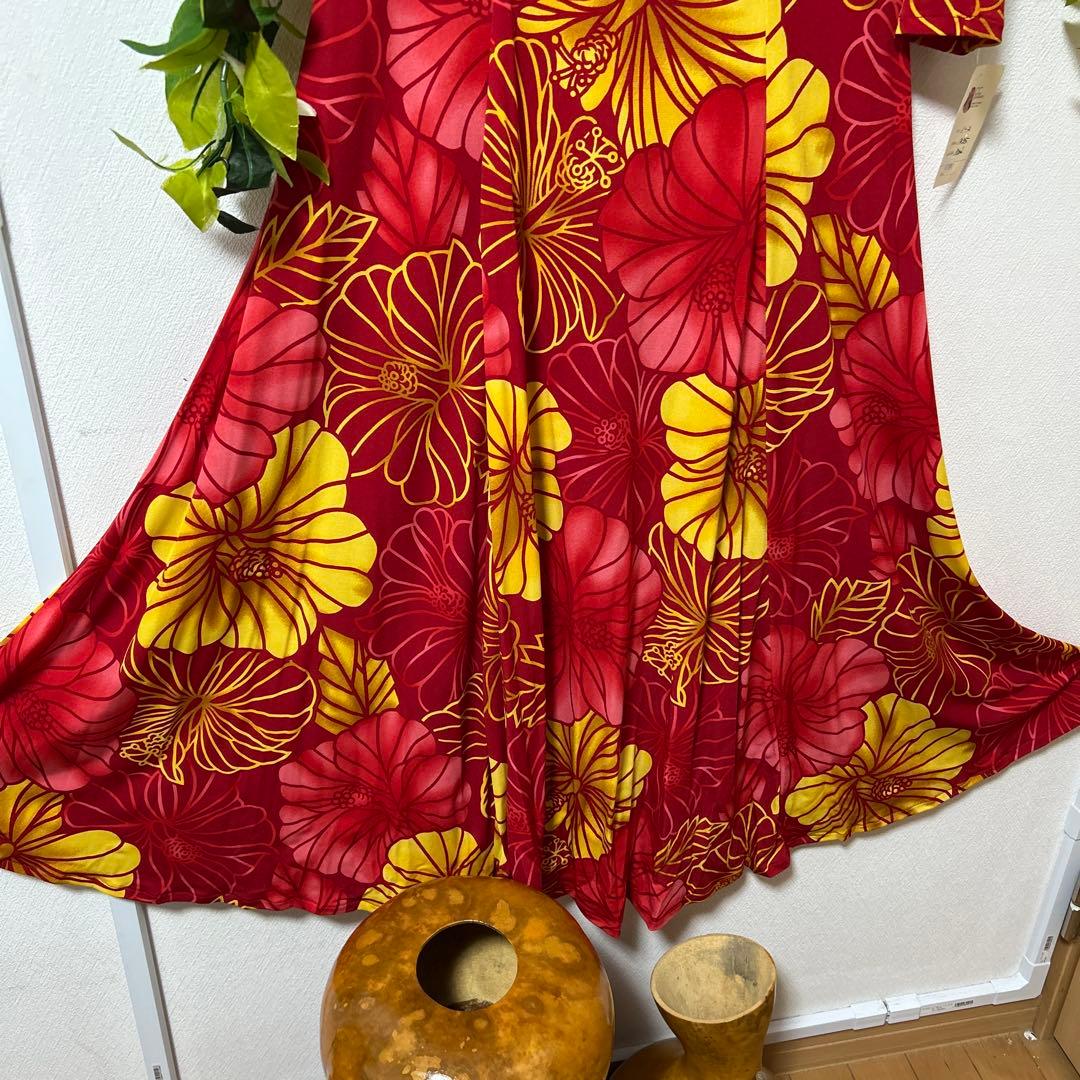 フラダンス用赤と黄色の花柄ドレス