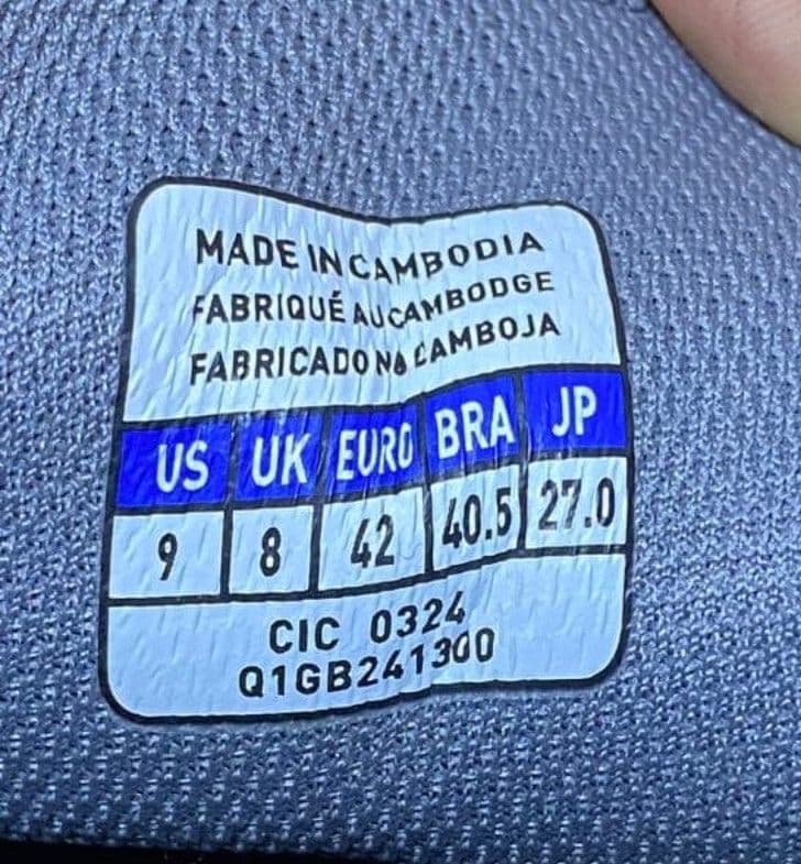 ミズノ　モレリア　トレーニングシューズ27センチ