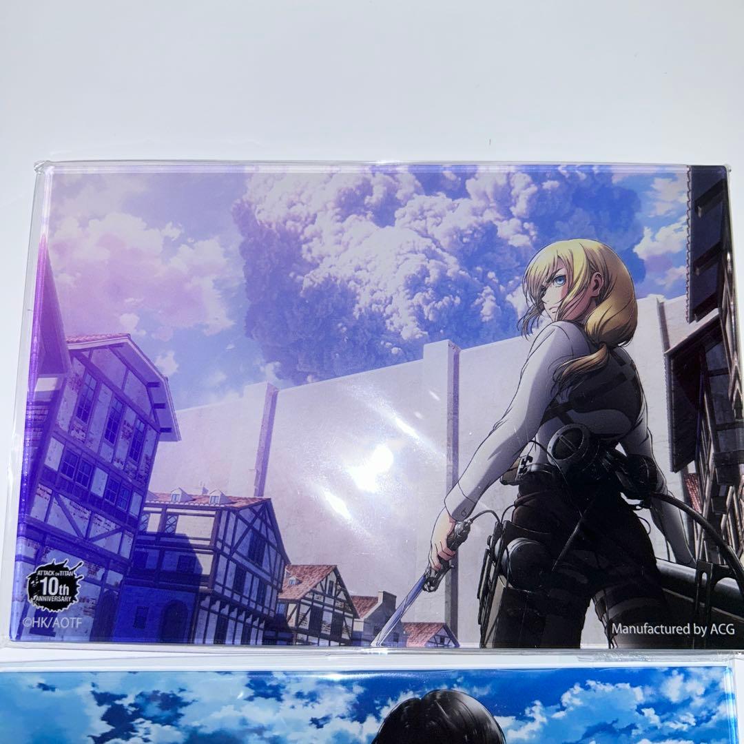 【未開封】進撃の巨人 10周年アクリルパネル ＆ リヴァイ缶バッジ32個