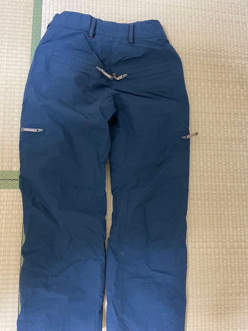 SALOMON ホワイトジャケット ネイビーパンツ セット
