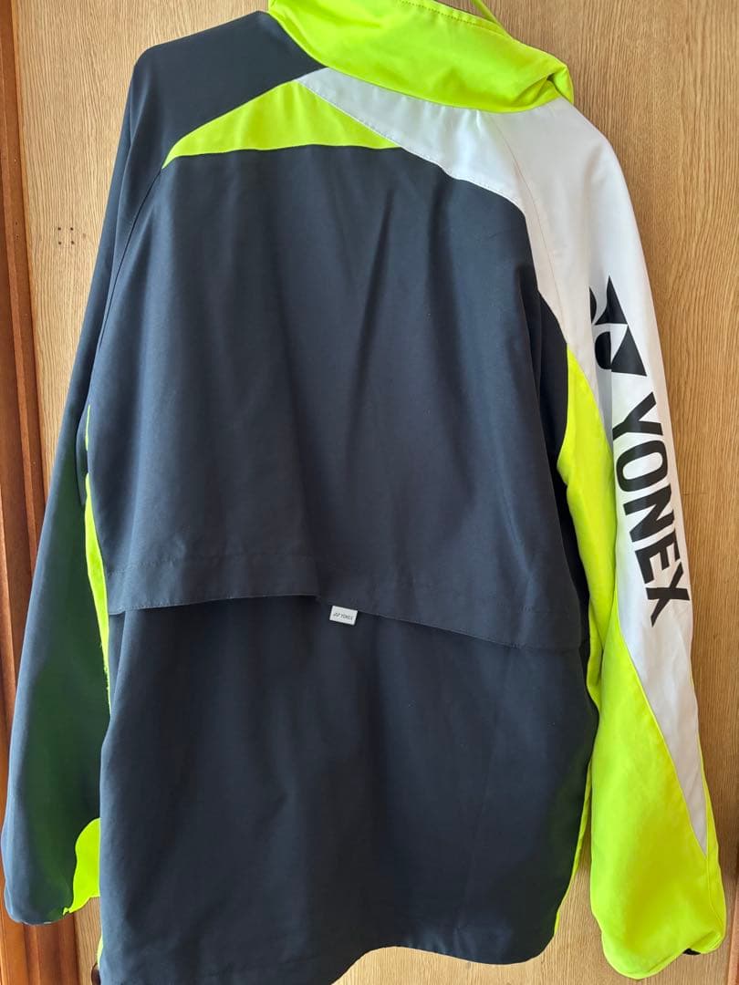 YONEX ウインドブレーカー　ネオンイエロー