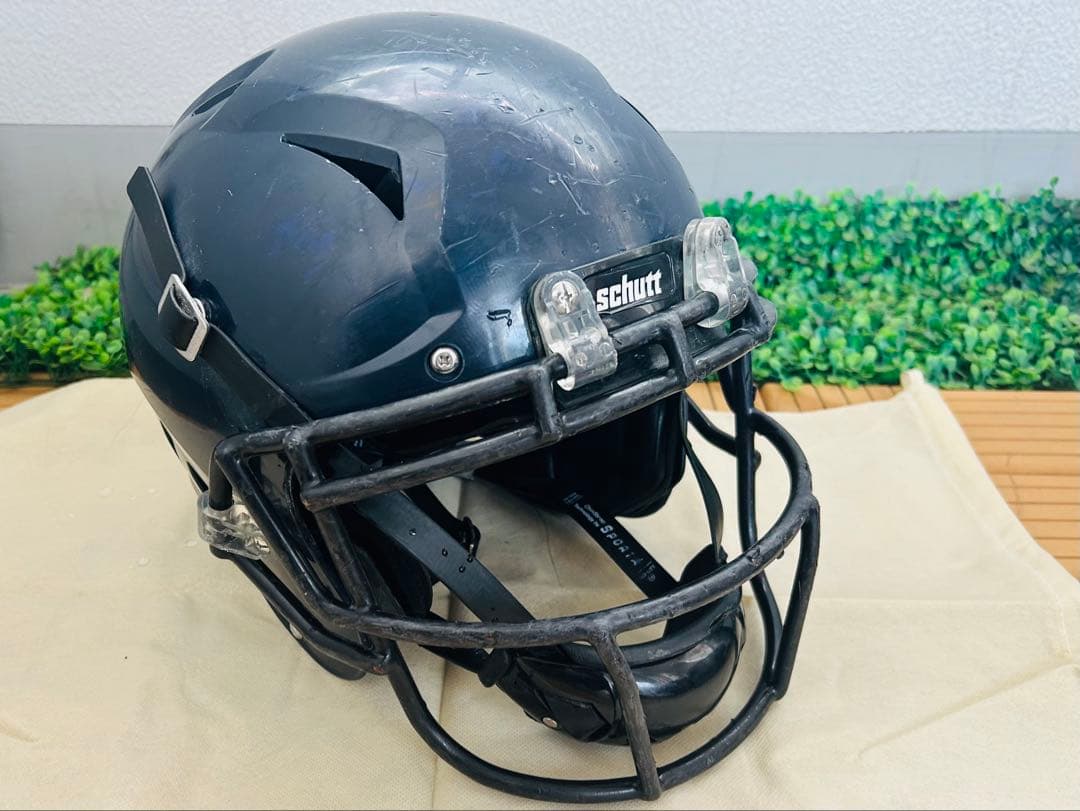 Schutt ヘルメット 黒　Titan ショルダー