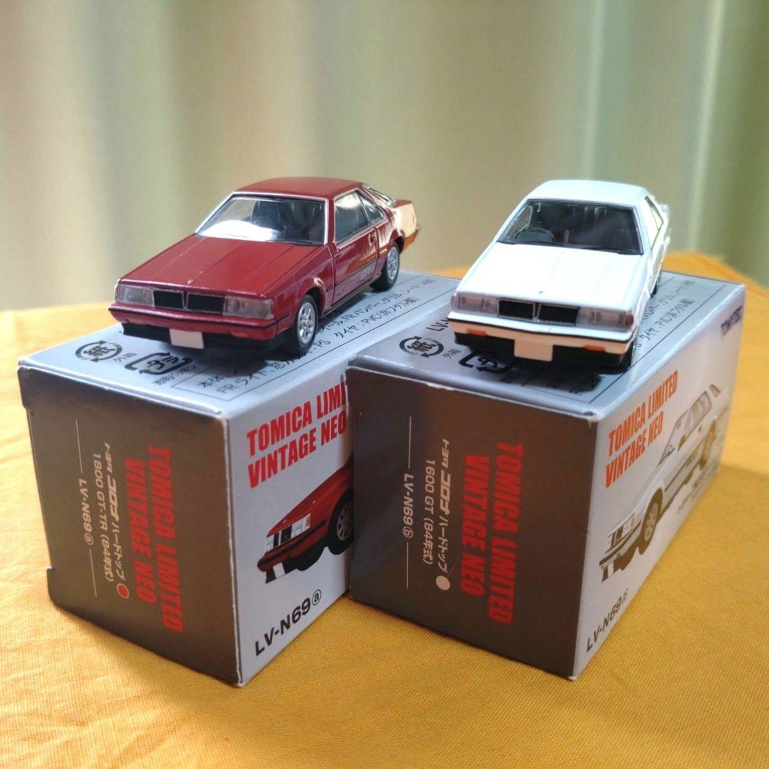 トミカリミテッドヴィンテージNEO トヨタ コロナハードトップ2台セット