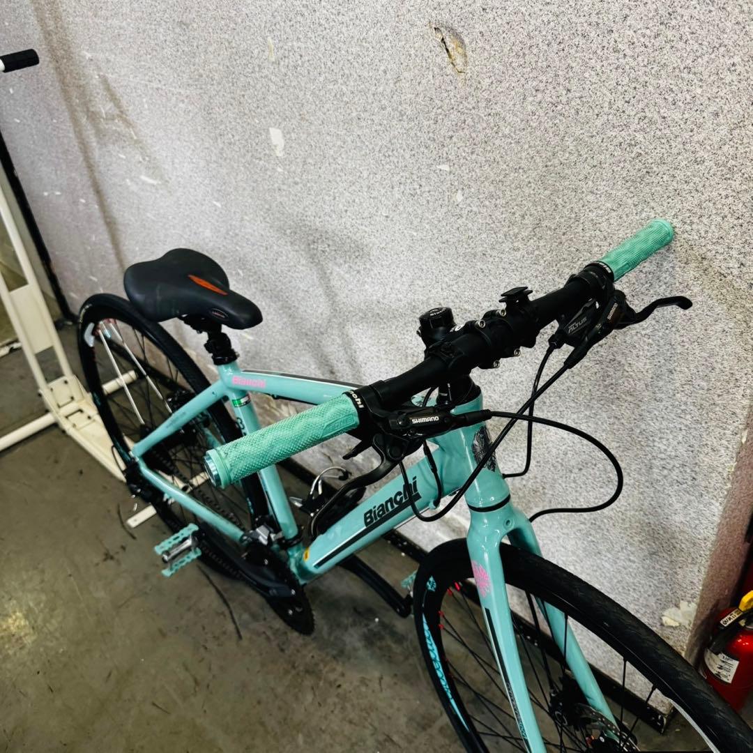 配送無料✨極美品！最新モデルBianchiビアンキ クロスバイク CSport3