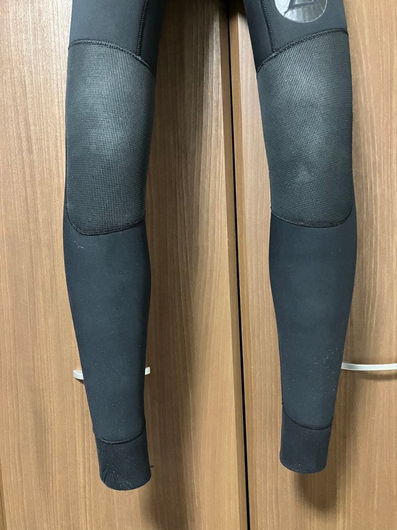 【値下げしました】美品破損無しレディースウェットスーツ　セミドライ裏起毛