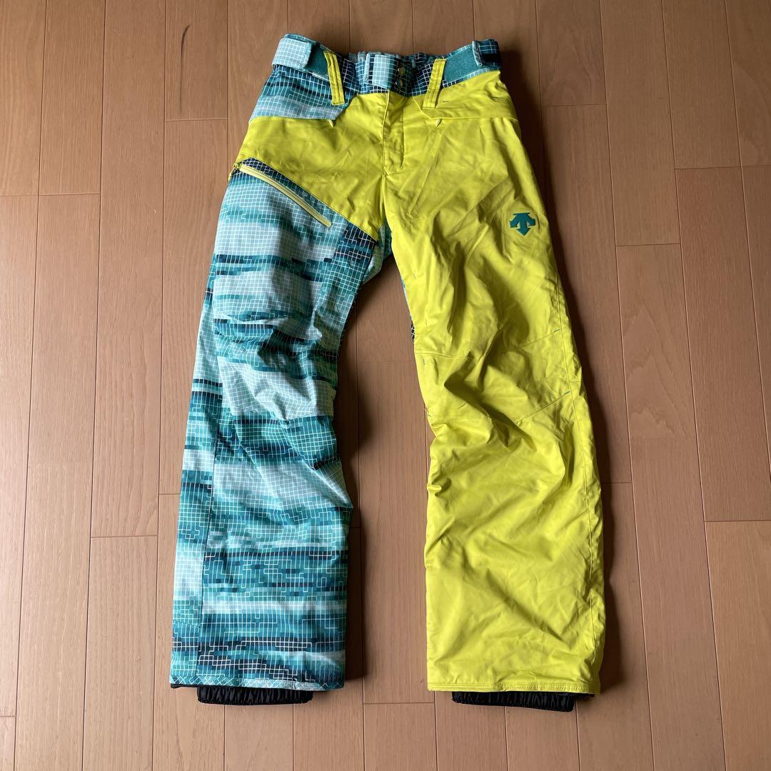 デサントDESCENTEスキーウェア　選手用デモチームサイズM/S 非売品　中古