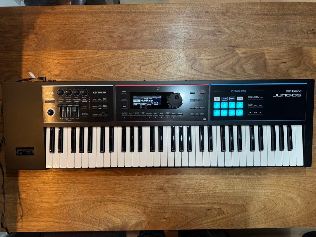 【動作確認済/送料込】Roland JUNO-DS 61シンセサイザー