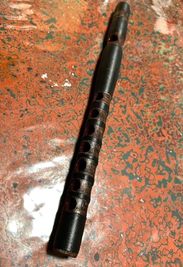 龍笛 黒(煤竹 紐巻 ７穴) 箱付き