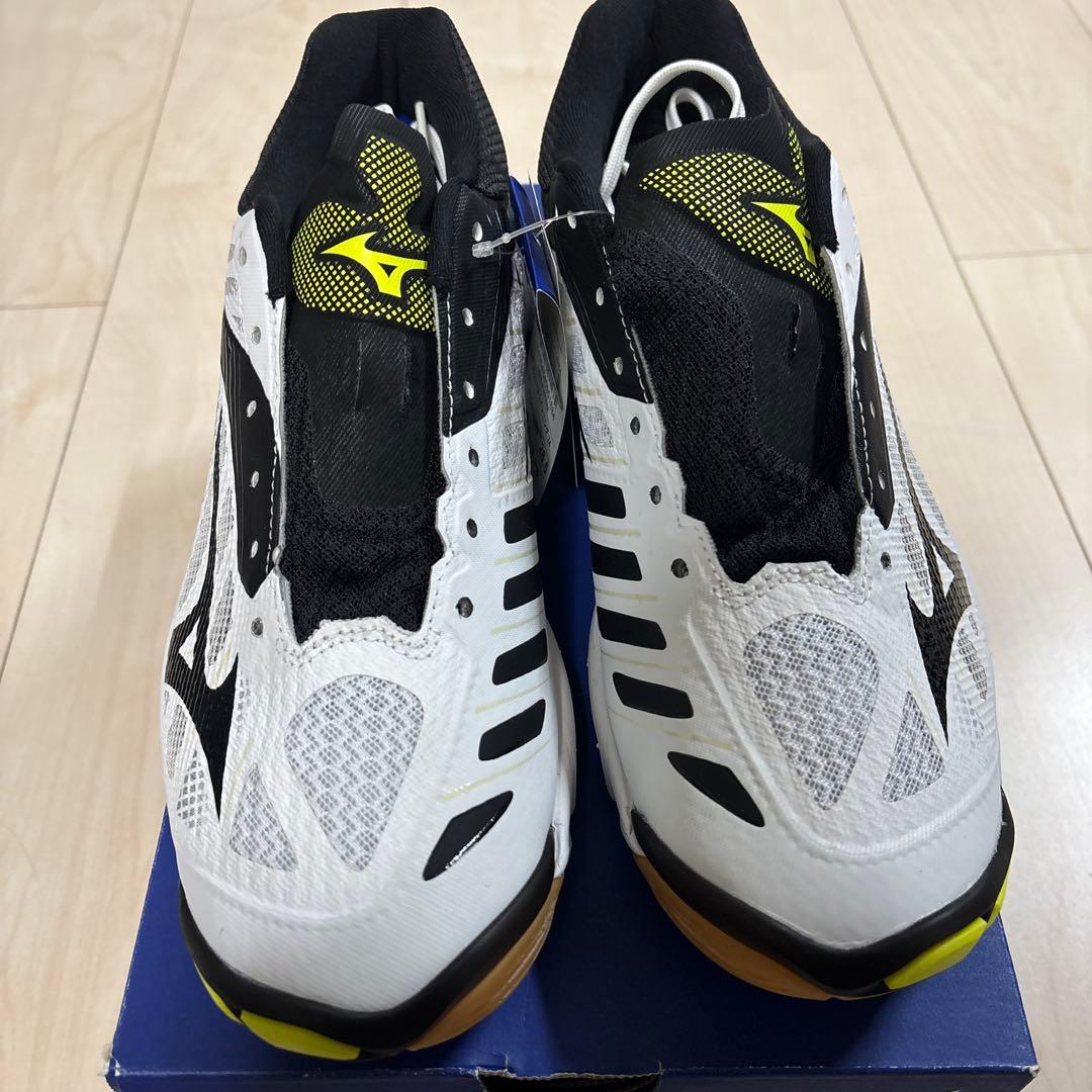 Mizuno WAVE LIGHTNING Z4 バレーボールシューズ　26.5