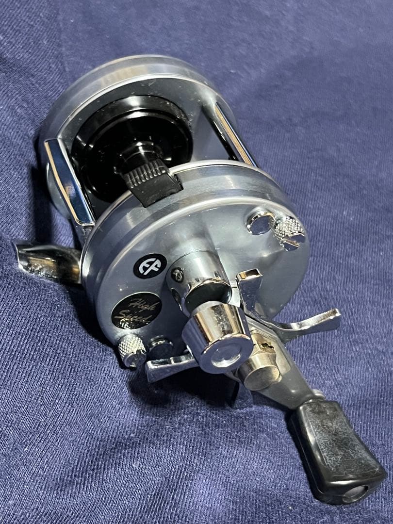 新品未使用　84年製　ABU garcia アンバサダー2500C