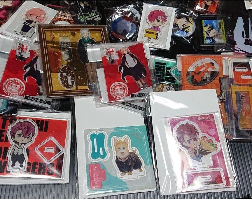 東京リベンジャーズ 東リベ　アクスタ 缶バッジ アニメグッズ　まとめ売り　大量