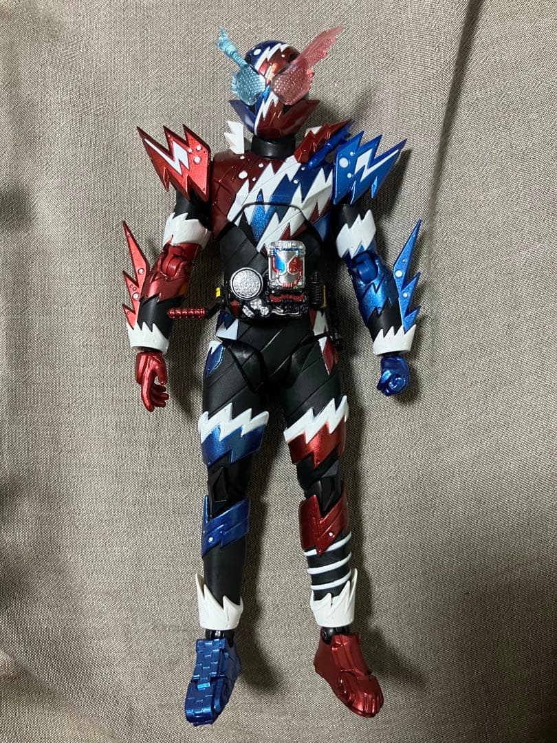 SHFiguarts 仮面ライダー ビルド ラビットタンクスパークリングフォーム