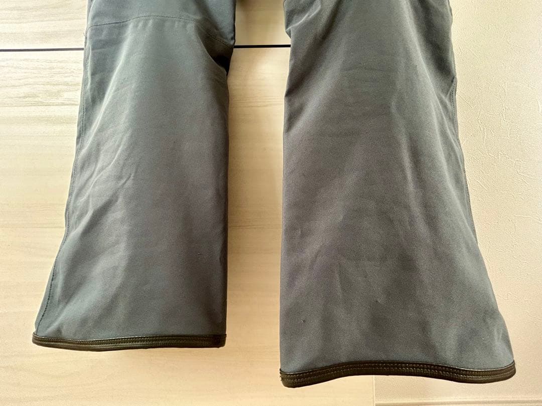 【美品】 VOLCOM MENS ROAN ビブパンツCHARCOAL Lサイズ