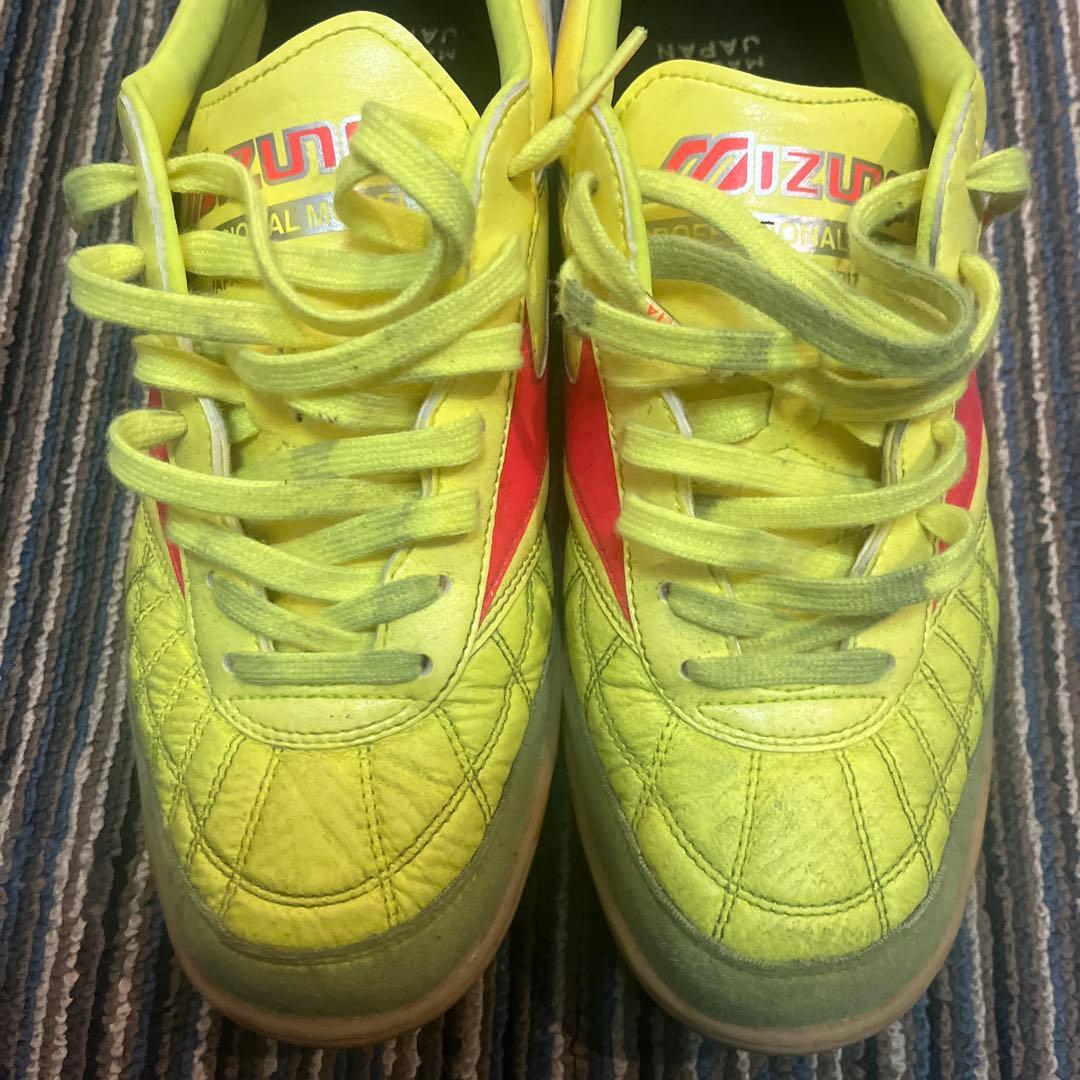 Mizuno フットサルシューズ イエロー/レッド