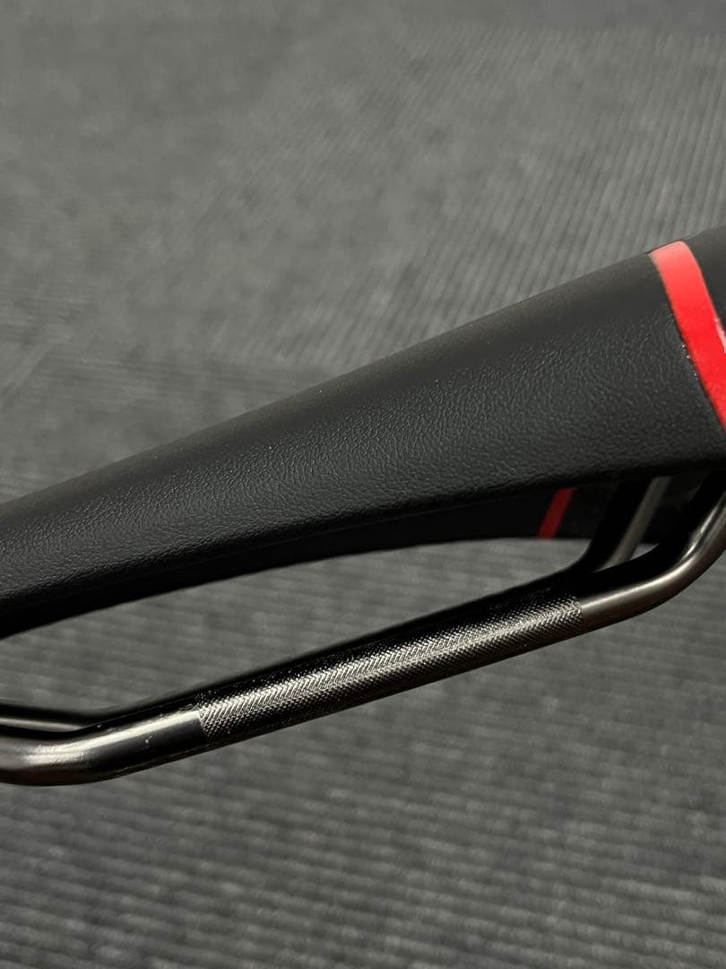 Selle San marco Regale レーシングロードサドル　ワイド