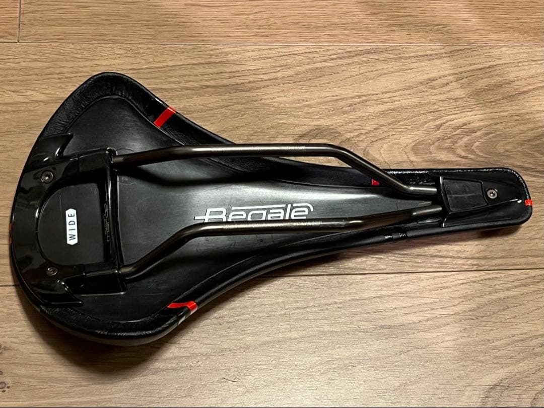 Selle San marco Regale レーシングロードサドル　ワイド
