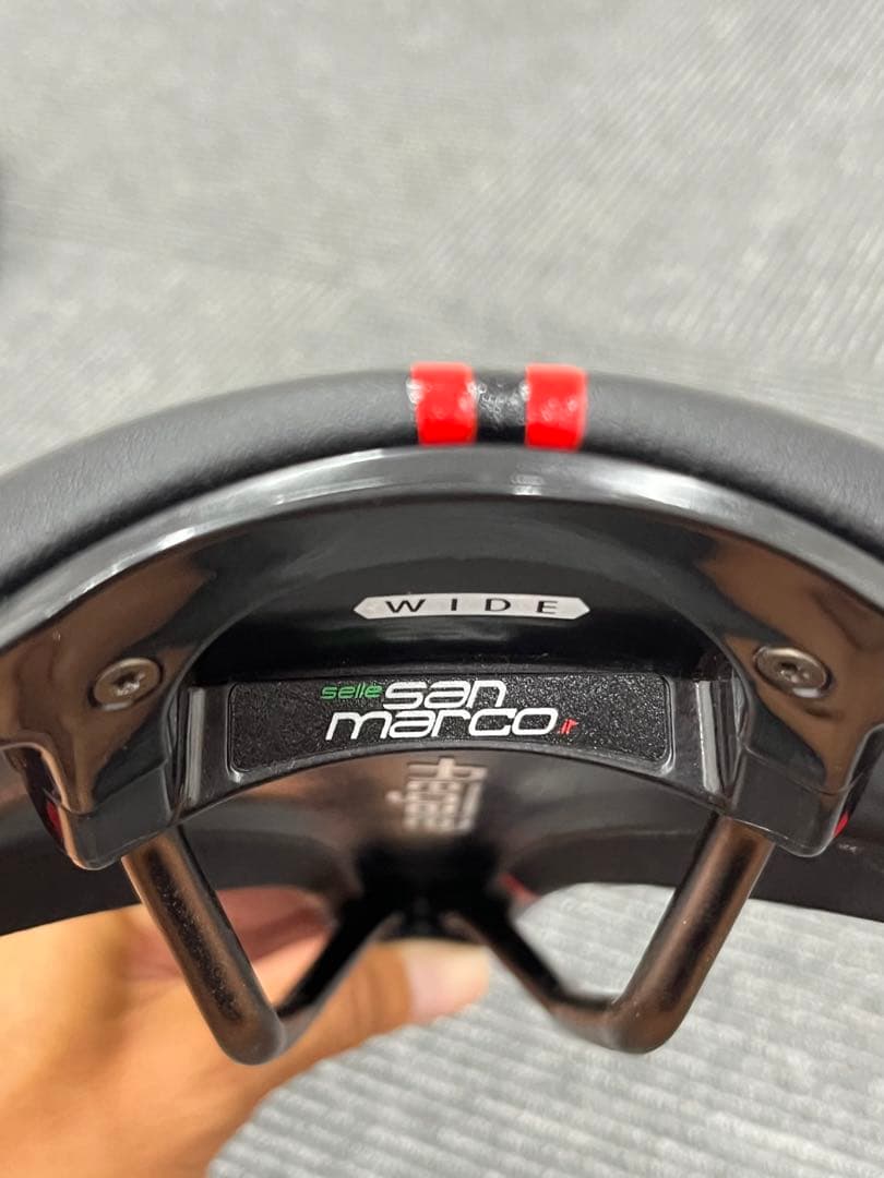 Selle San marco Regale レーシングロードサドル　ワイド