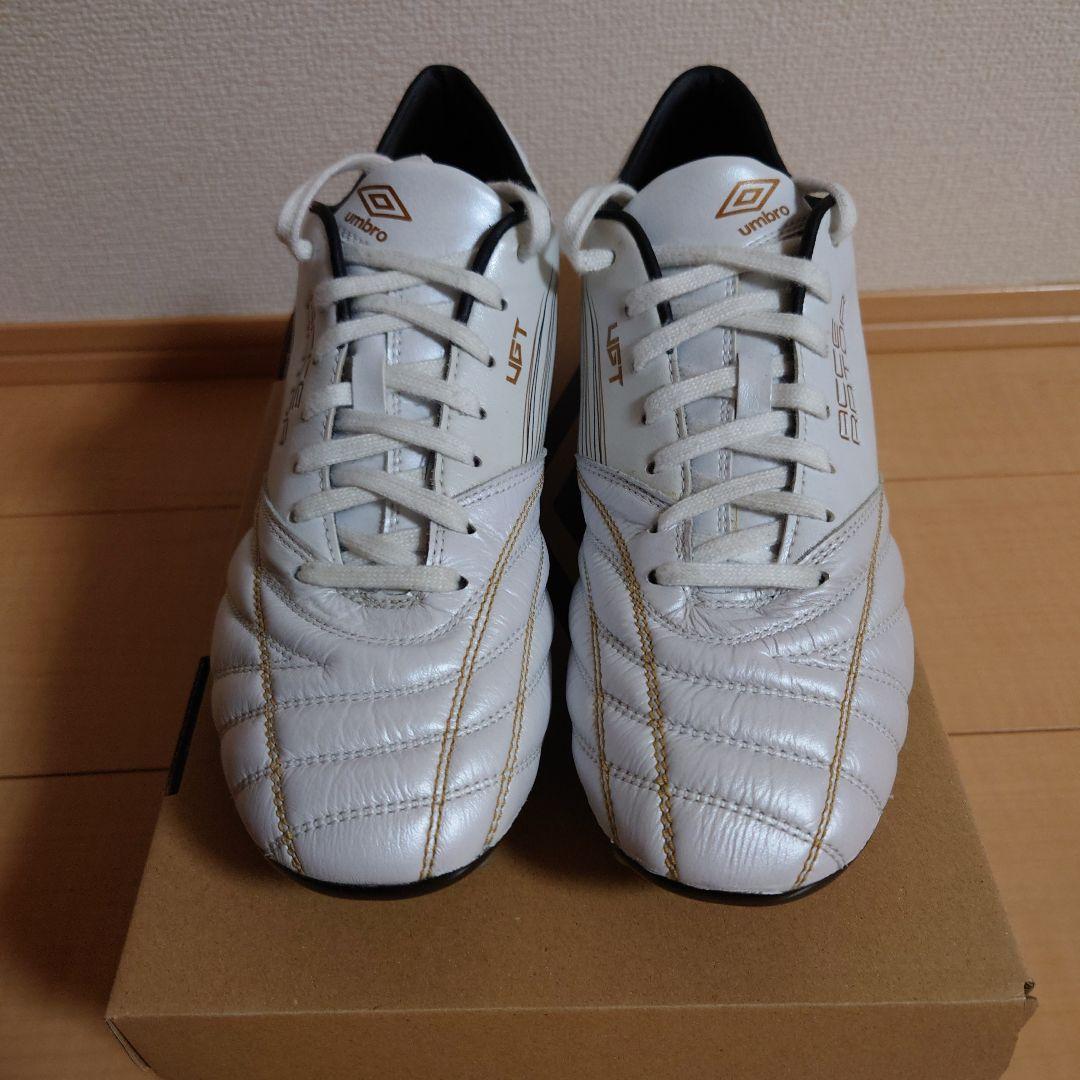 サッカースパイク　アクセレイター　フラッシュ　ガイナ　遮熱