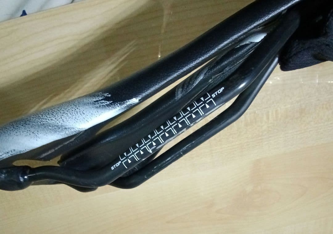 VELO ANGEL GLIDE カーボンサドル