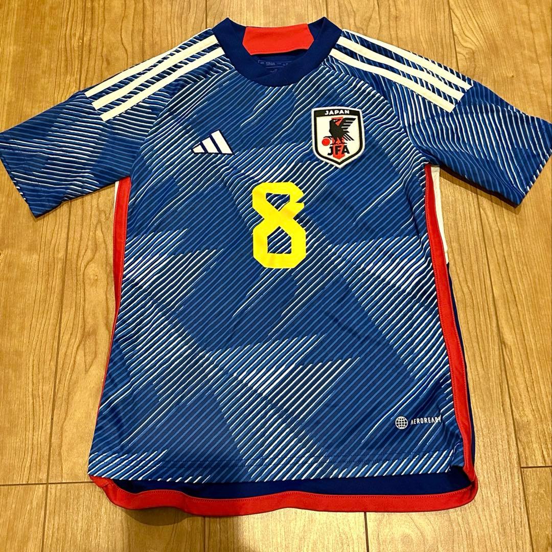 美品‼️2022サッカーW杯 日本代表ユニフォーム #8 140サイズ　堂安律