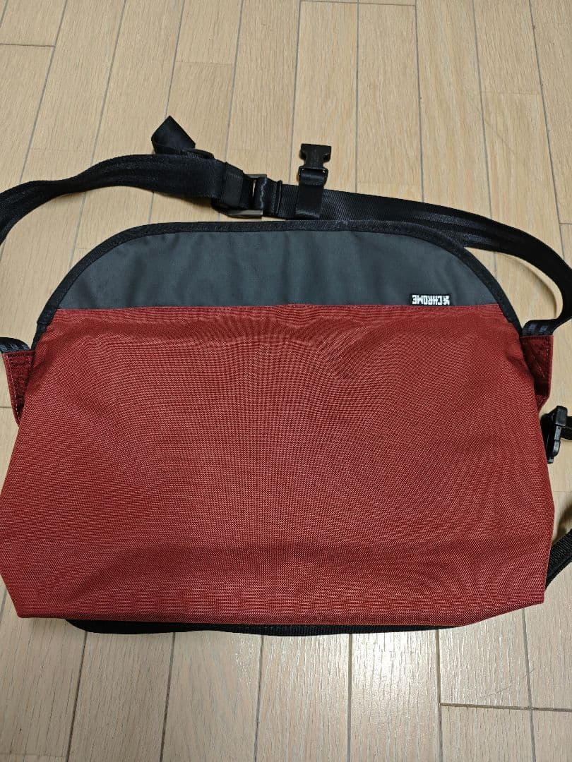 アクセサリー CHROME Simple Messenger 12L