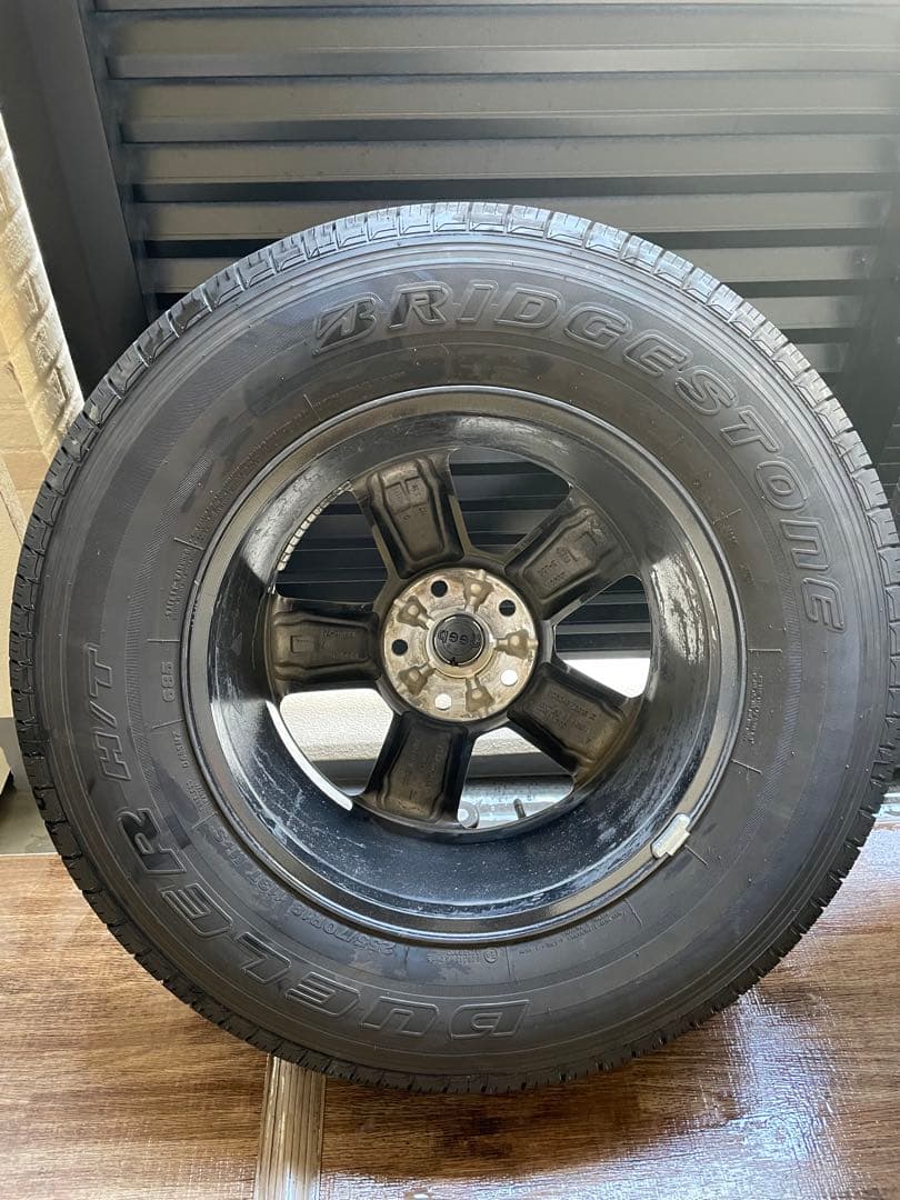 JeepジープラングラーJLサハラ18インチ純正タイヤ付ホイール 5本セット中古
