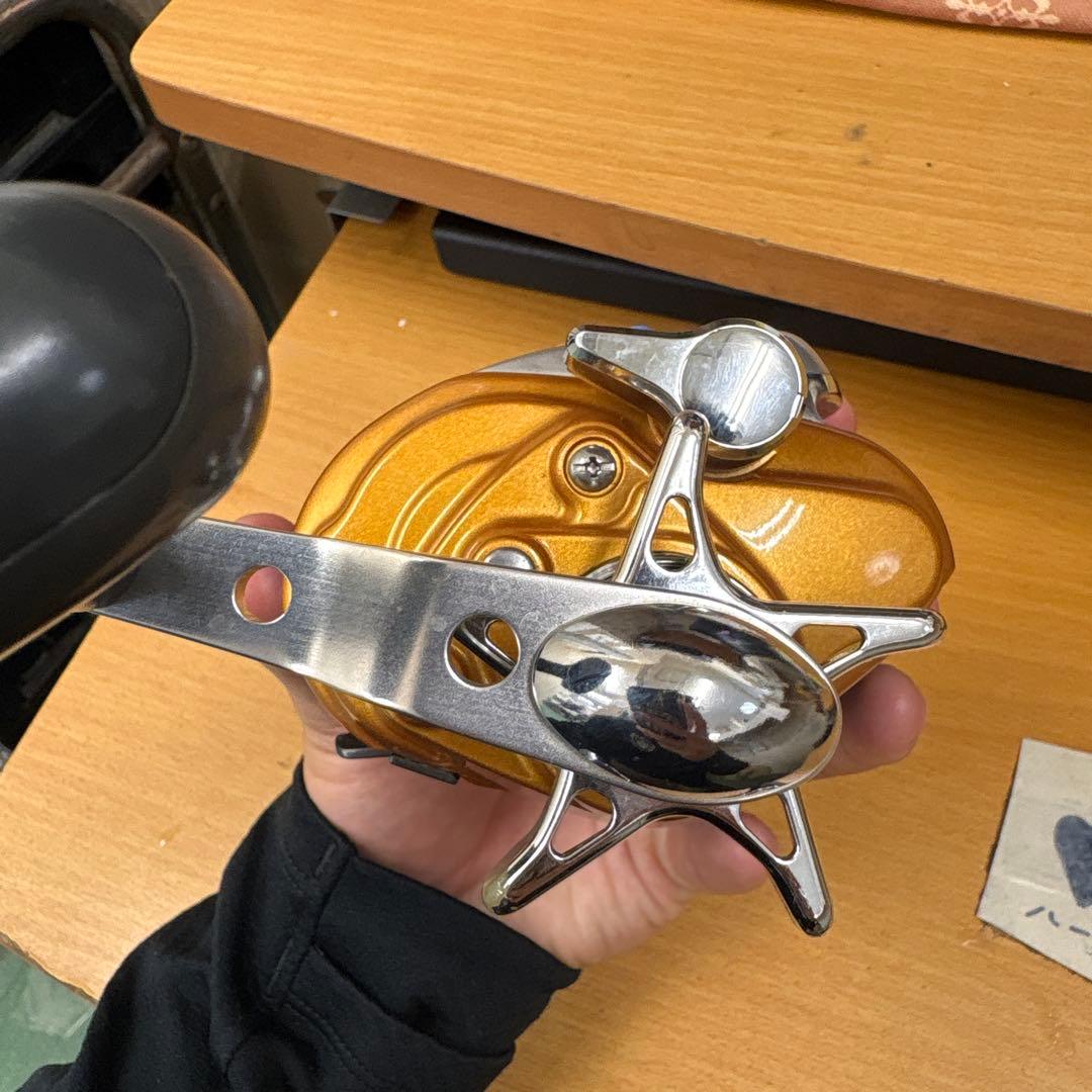 Daiwa SEABORG 250FB 電動リール オレンジ　ジャンク