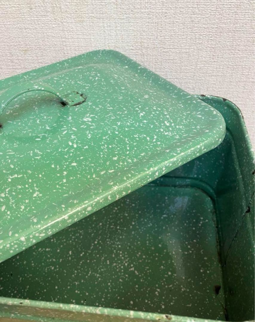SALE 激レア　サイズ　アンティーク　ホーロー缶　ケーキ缶　グリーン