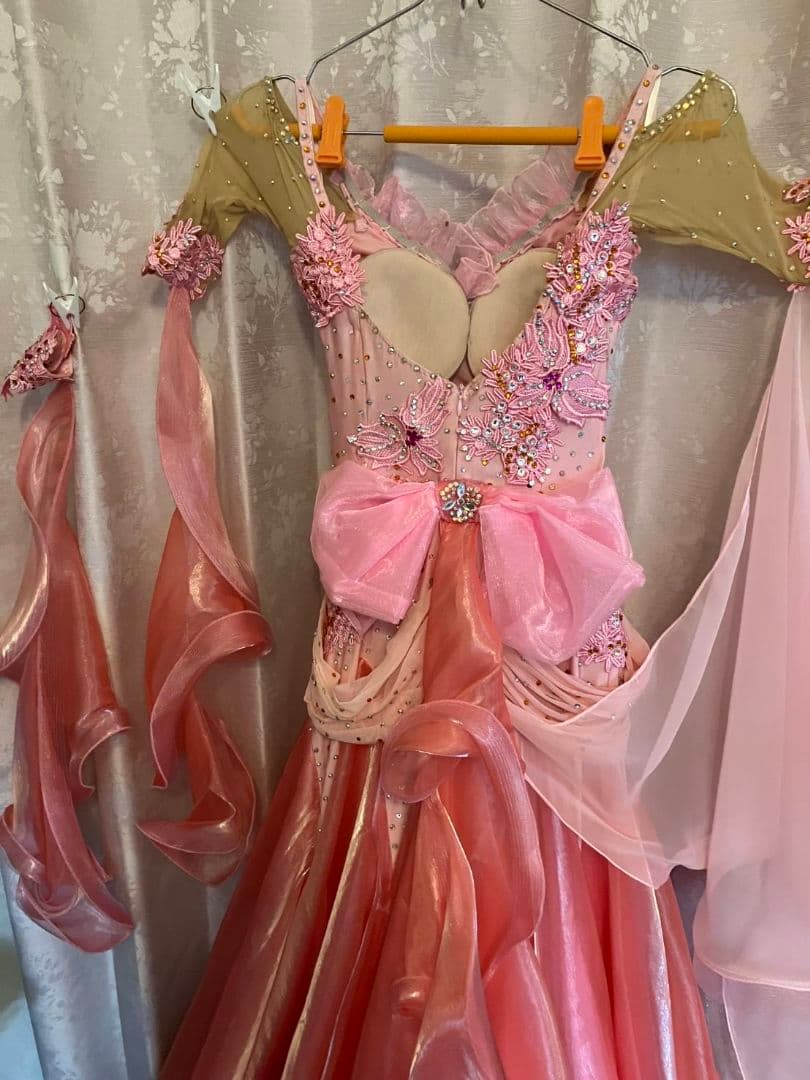 社交ダンス　薔薇色のドレス　美品　小さめSサイズ