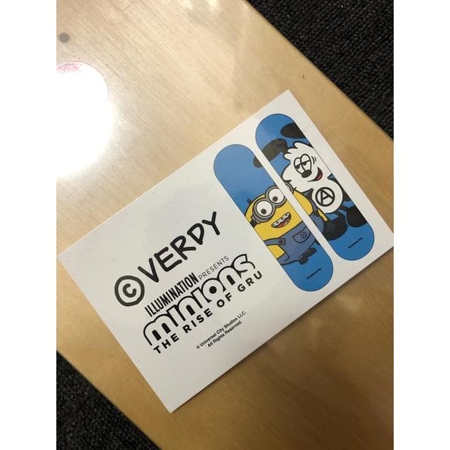 【新品】ミニオンズ × VERDY 限定スケートボード2枚セット