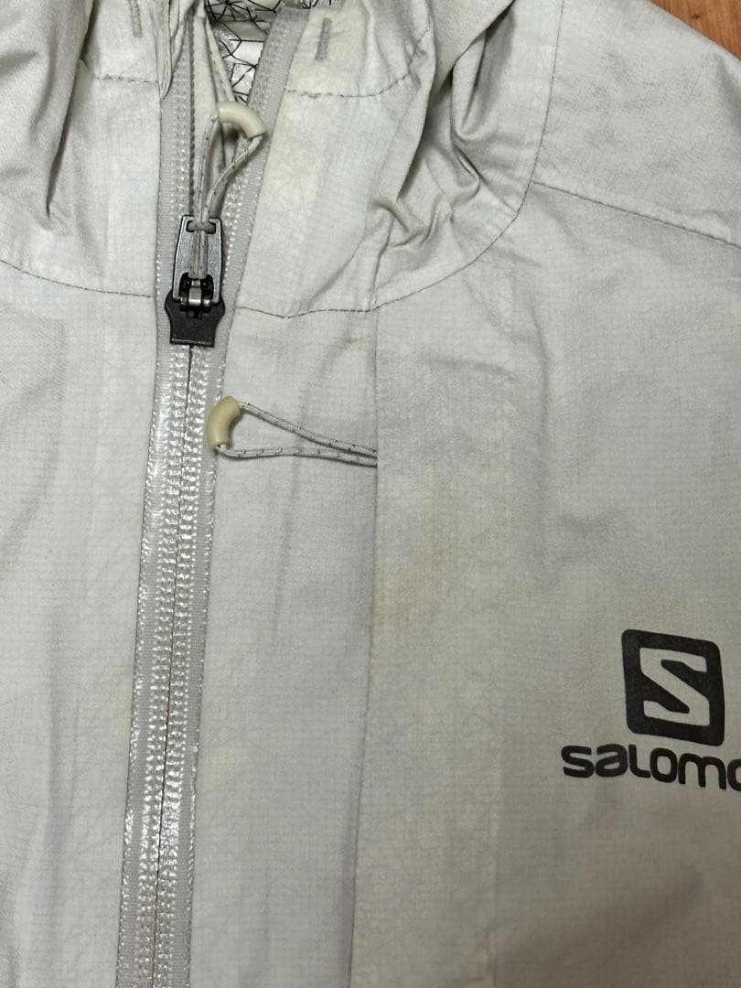 Salomon フード付きウィンドブレーカー