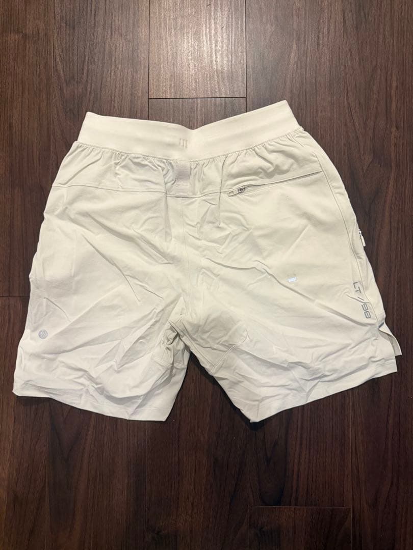 lululemon License to Train ショートパンツ XS