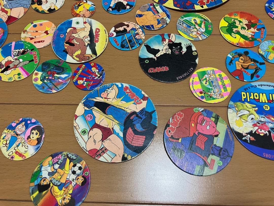 昭和レトロ キン肉マン、ファミコン、ガンダム等丸メンコ 76個セット 当時物
