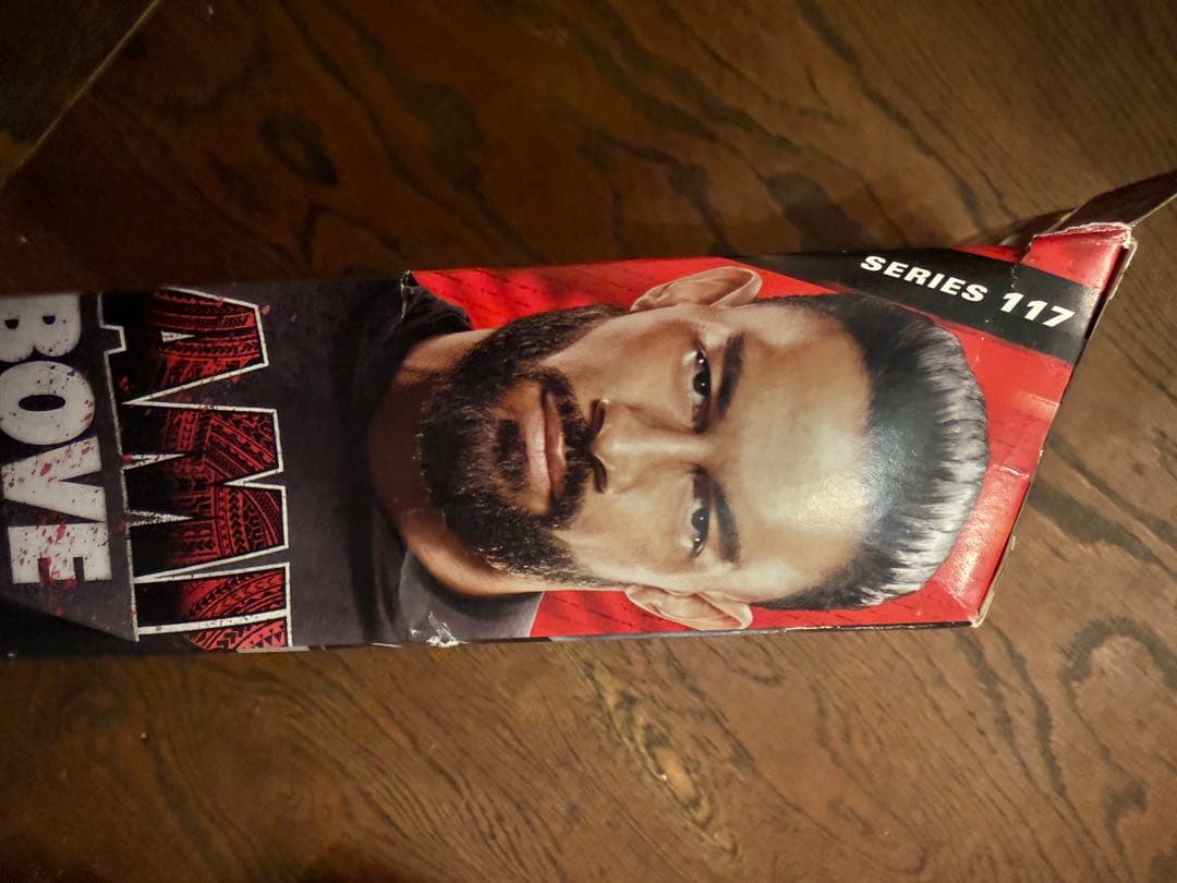 WWE ロマン・レインズ エリートフィギュア