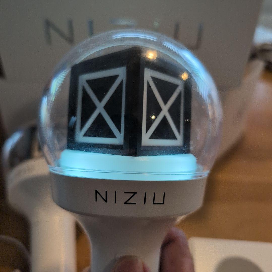 NIZIU ペンライト2個