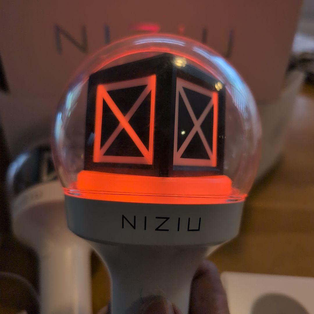 NIZIU ペンライト2個