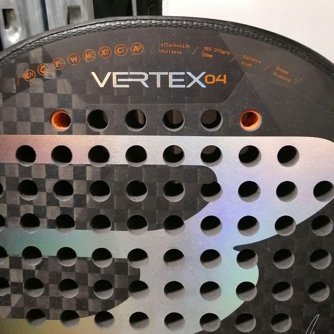 Bullpadel VERTEX 04 パデルラケット　2025