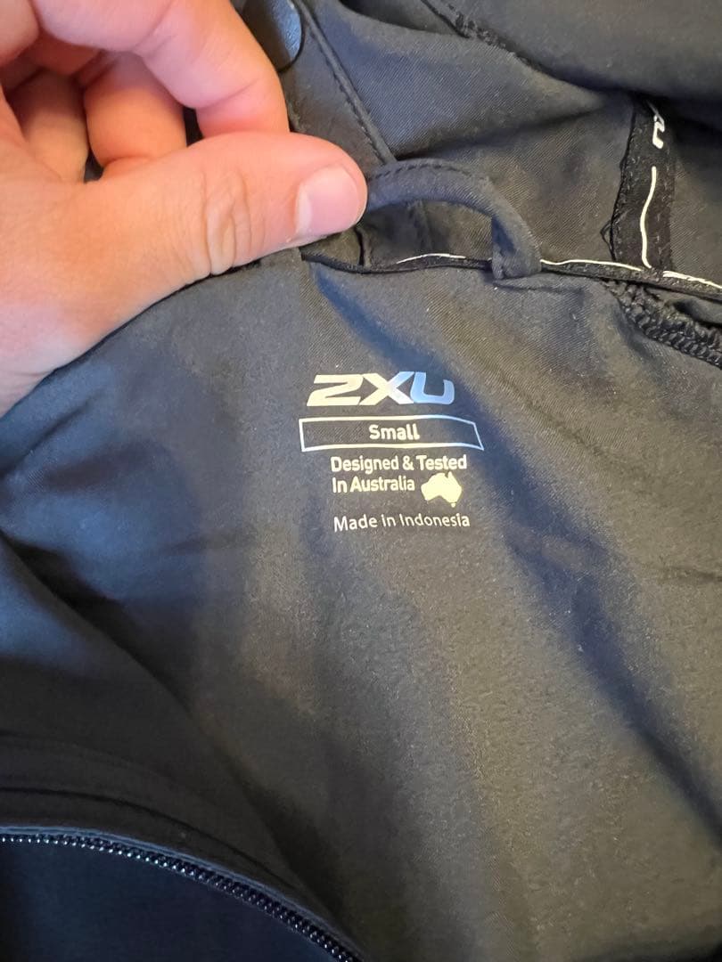 2XU ツータイムズユーエアロジャケットS ブラック