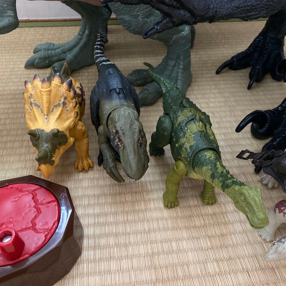 マテル　ジュラシックワールドなど8体